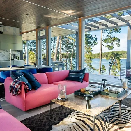 Charlotte - New, Stylish, Luxurious Villa *